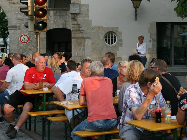 Besucher auf dem Stadtfest Ilshofen.