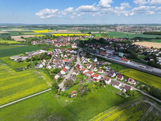 Ein Luftbild des Teilortes Eckartshausen.